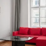 Central Belvedere 3Br Shared Apartment - 12 Min From City Center