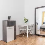 Central Belvedere 3Br Shared Apartment - 12 Min From City Center